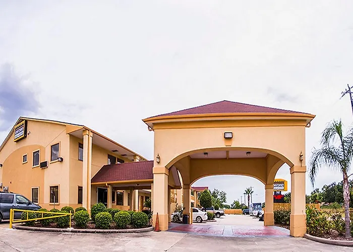 Downtowner Inn And Suites - Houston